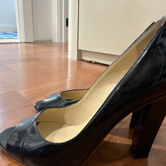 Used - Picture 2 of 3